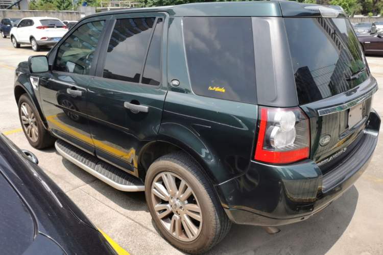 Used Land Rover Freelander 2 2012 2.2T SD4 SE Diesel Edition Rear Left 45 Deg