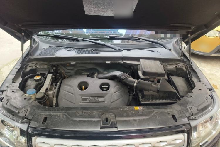 Used Land Rover Freelander 2  Engine Bay