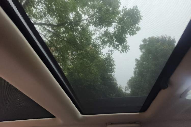 Used Land Rover Freelander 2  Headliner