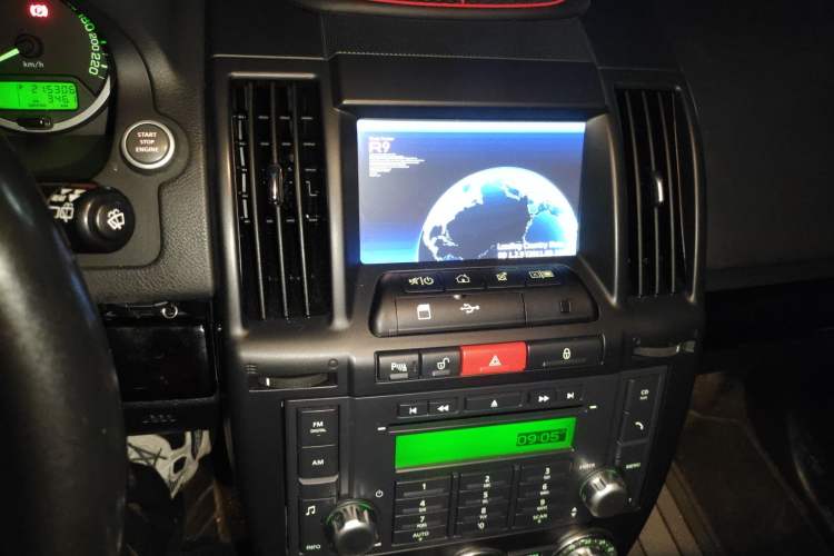 Used Land Rover Freelander 2 2012 2.0T Si4 HSE Gasoline Version Audio And AC Panel
