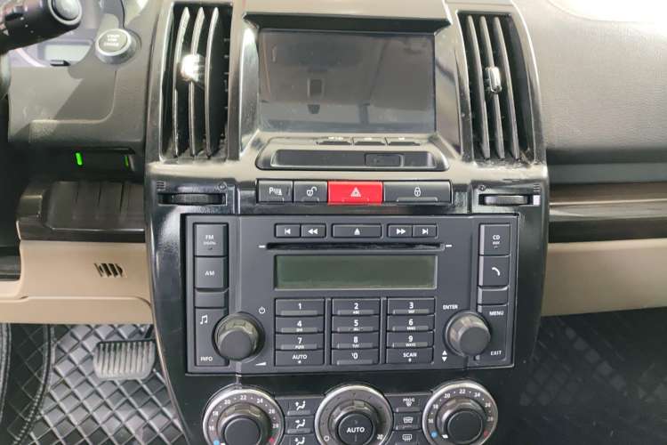 Used Land Rover Freelander 2 2012 2.0T Si4 SE Gasoline Version Audio And AC Panel