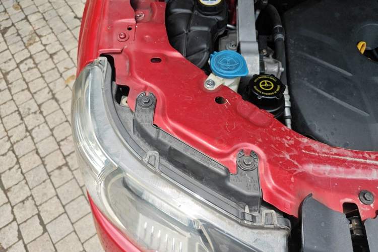 Used Land Rover Freelander 2 2012 2.0T Si4 HSE Gasoline Version Engine Bay Right