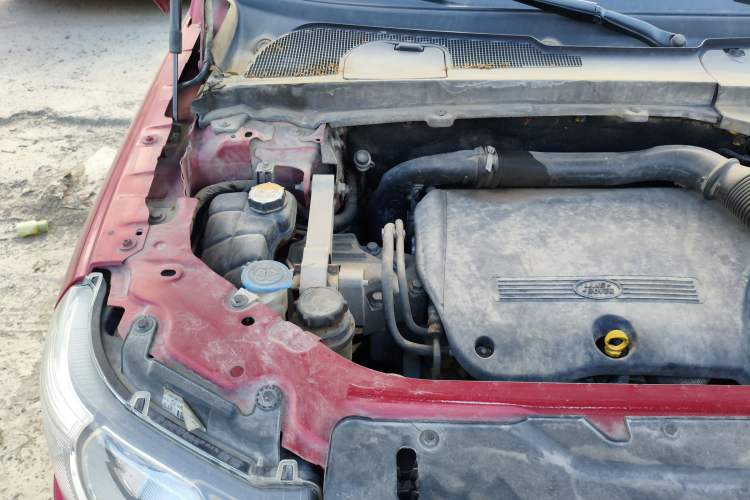 Used Land Rover Freelander 2 2012 2.2T SD4 HSE Diesel Edition Engine Bay Right