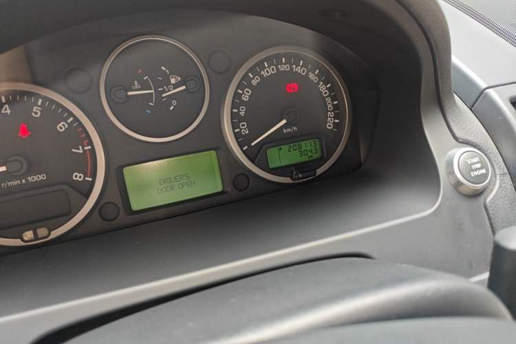 Used Land Rover Freelander 2 2012 2.0T Si4 HSE Gasoline Version Odometer Close Up