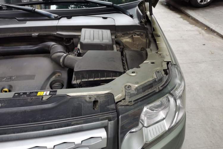 Used Land Rover Freelander 2 2012 2.2T SD4 SE Diesel Edition Engine Bay Left