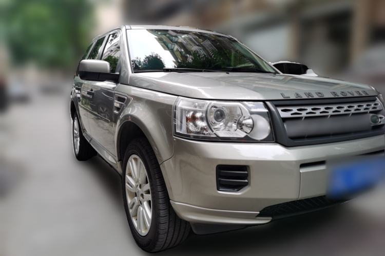 Used Land Rover Freelander 2 2012 2.2T SD4 SE Diesel Edition Front Right 45 Deg