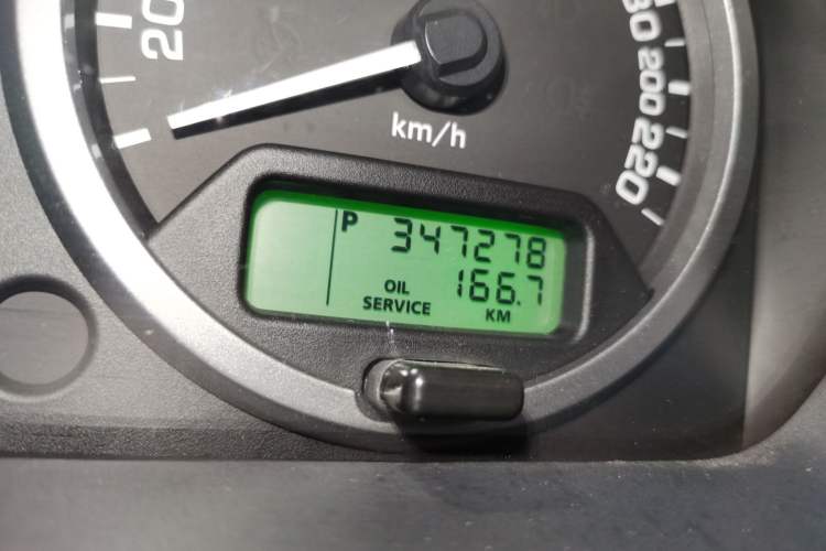 Used Land Rover Freelander 2 2012 2.2T SD4 SE Diesel Edition Odometer Close Up