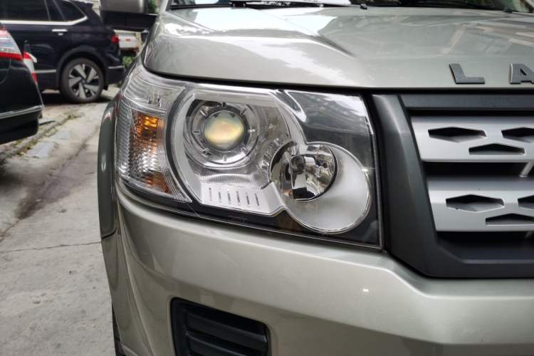 Used Land Rover Freelander 2 2012 2.2T SD4 SE Diesel Edition Right Front Headlight