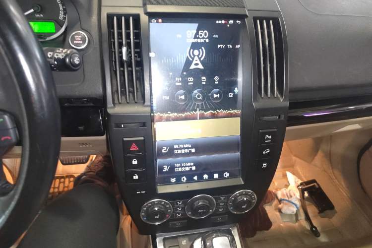 Used Land Rover Freelander 2 2012 2.2T SD4 HSE Diesel Edition Audio And AC Panel