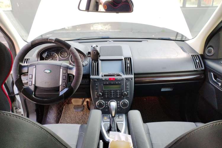 Used Land Rover Freelander 2 2012 2.0T Si4 SE Gasoline Version Center Console