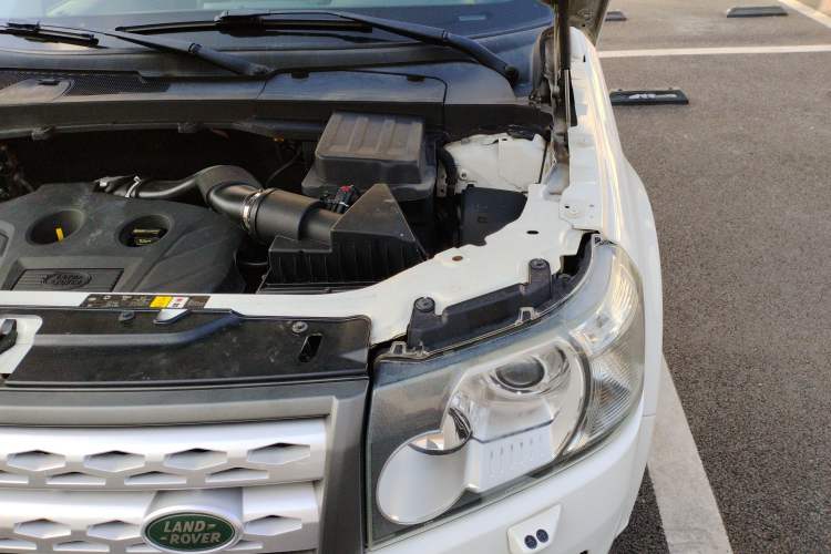 Used Land Rover Freelander 2 2012 2.0T Si4 SE Gasoline Version Engine Bay Left
