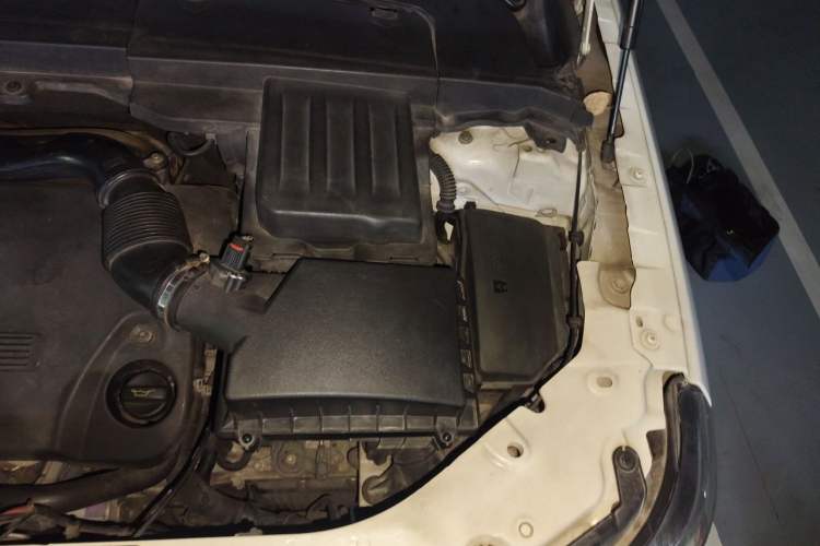 Used Land Rover Freelander 2 2012 2.2T SD4 S Diesel Version Engine Bay Left
