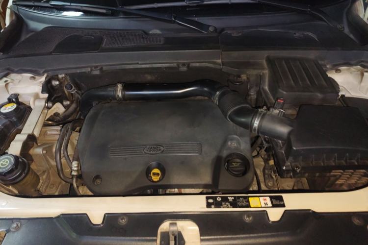 Used Land Rover Freelander 2 2012 2.2T SD4 S Diesel Version Engine Bay