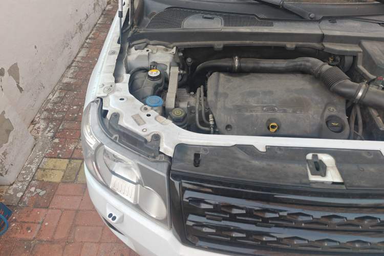 Used Land Rover Freelander 2 2012 2.2T SD4 HSE Diesel Edition Engine Bay Right