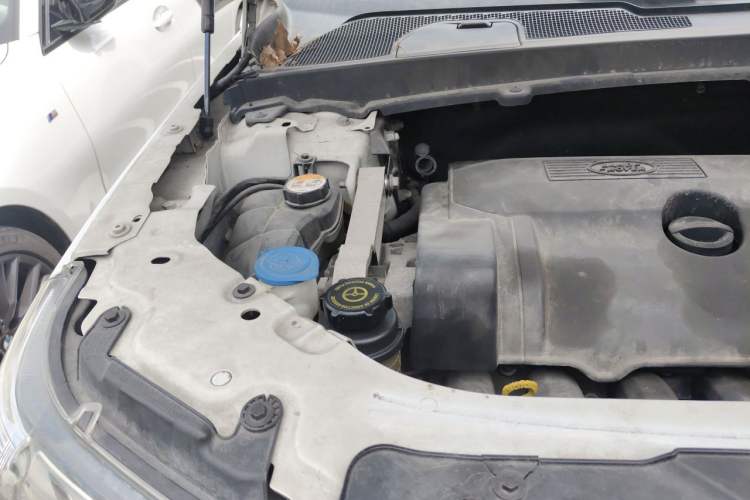 Used Land Rover Freelander 2 2012 3.2L Christmas & New Year Special Edition SE Engine Bay Right