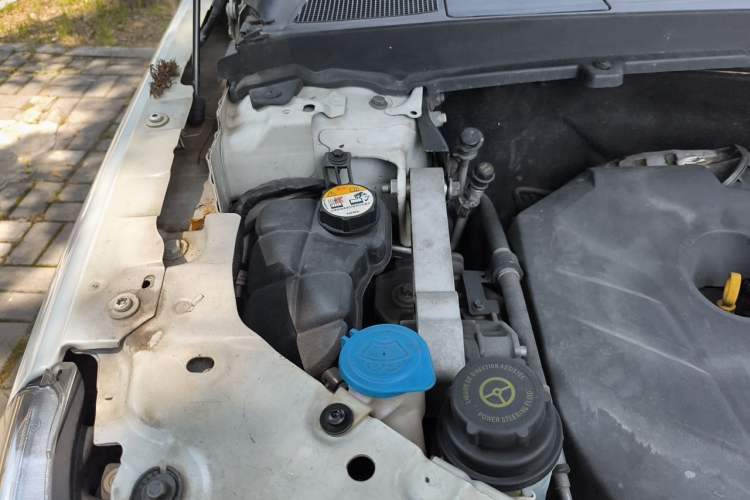 Used Land Rover Freelander 2 2012 2.0T Si4 SE Gasoline Version Engine Bay Right