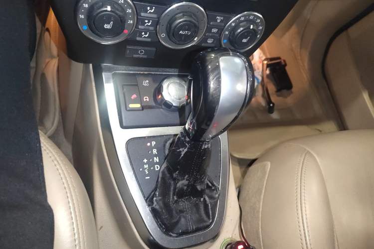 Used Land Rover Freelander 2 2012 2.2T SD4 HSE Diesel Edition Gear Lever