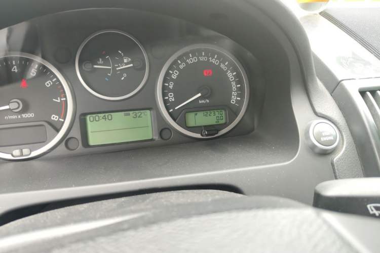 Used Land Rover Freelander 2 2012 3.2L Christmas & New Year Special Edition SE Odometer Close Up