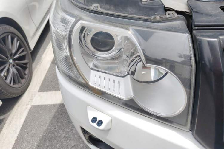Used Land Rover Freelander 2 2012 3.2L Christmas & New Year Special Edition SE Right Front Headlight