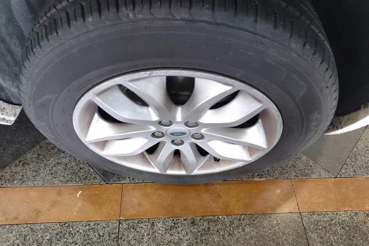 Used Land Rover Freelander 2 2012 2.2T SD4 HSE Diesel Edition Right Front Wheel Hub