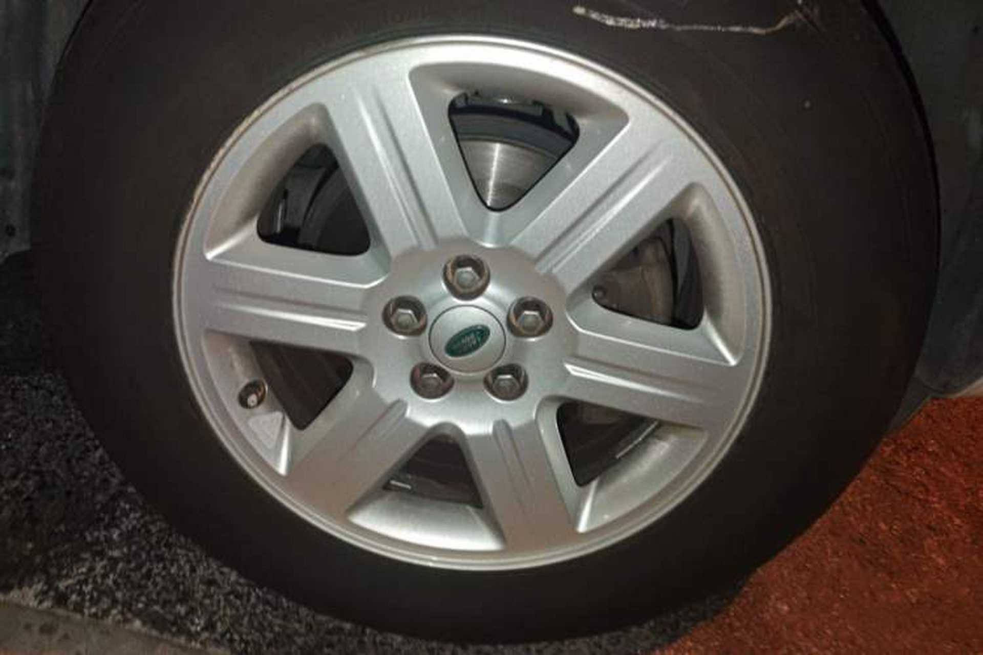 Used Land Rover Freelander 2 2012 2.2T SD4 S Diesel Version Right Front Wheel Hub