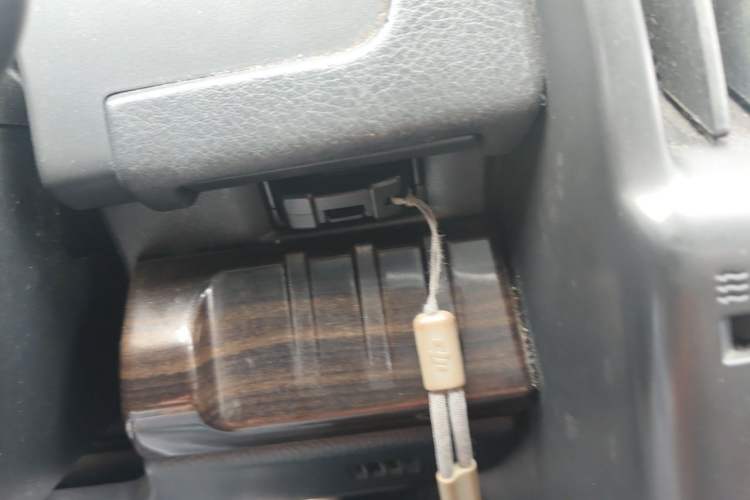 Used Land Rover Freelander 2 2012 3.2L Christmas & New Year Special Edition SE Vehicle Key