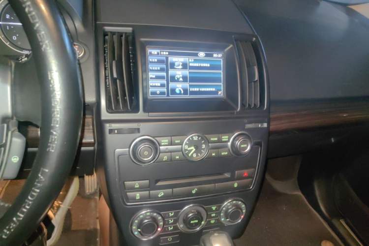 Used Land Rover Freelander 2 2013 2.0T Si4 SE Gasoline Edition Audio And AC Panel