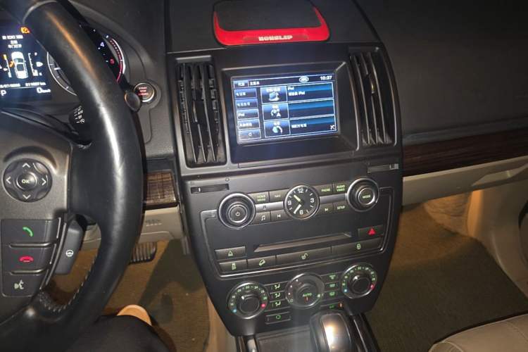 Used Land Rover Freelander 2 2013 2.2T SD4 SE Diesel Edition Audio And AC Panel