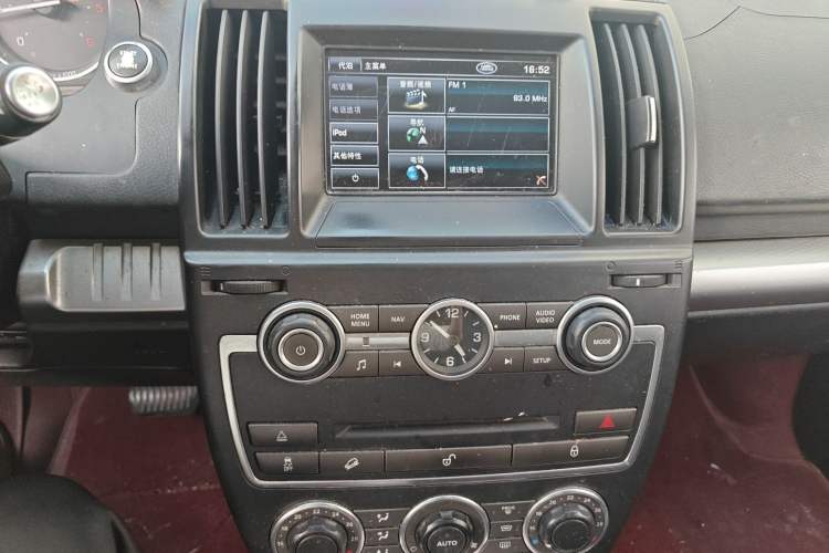 Used Land Rover Freelander 2 2013 2.2T SD4 SE Diesel Edition Audio And AC Panel