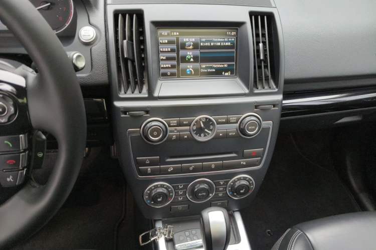 Used Land Rover Freelander 2 2013 2.0T Si4 Dynamic Limited Edition Audio And AC Panel
