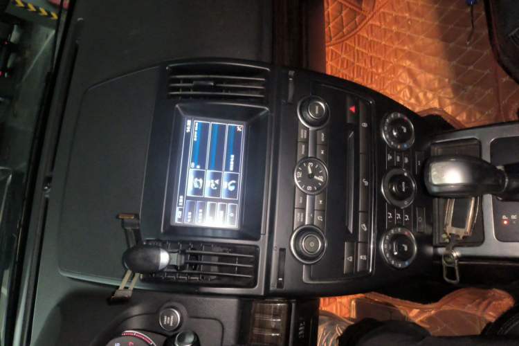 Used Land Rover Freelander 2 2013 2.0T Si4 SE Gasoline Edition Audio And AC Panel
