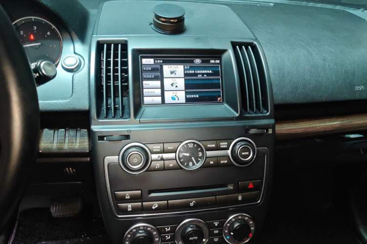 Used Land Rover Freelander 2 2013 2.2T SD4 SE Diesel Edition Audio And AC Panel