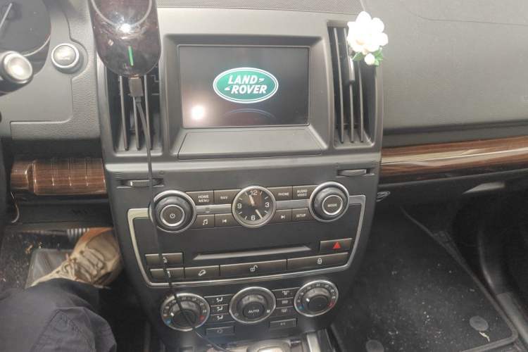 Used Land Rover Freelander 2 2013 2.2T SD4 Xuedong Limited Edition Audio And AC Panel