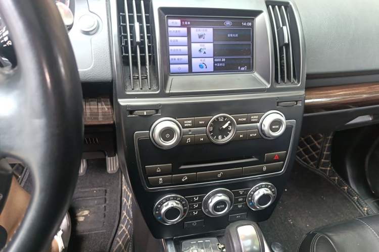 Used Land Rover Freelander 2 2013 2.0T Si4 SE Gasoline Edition Audio And AC Panel