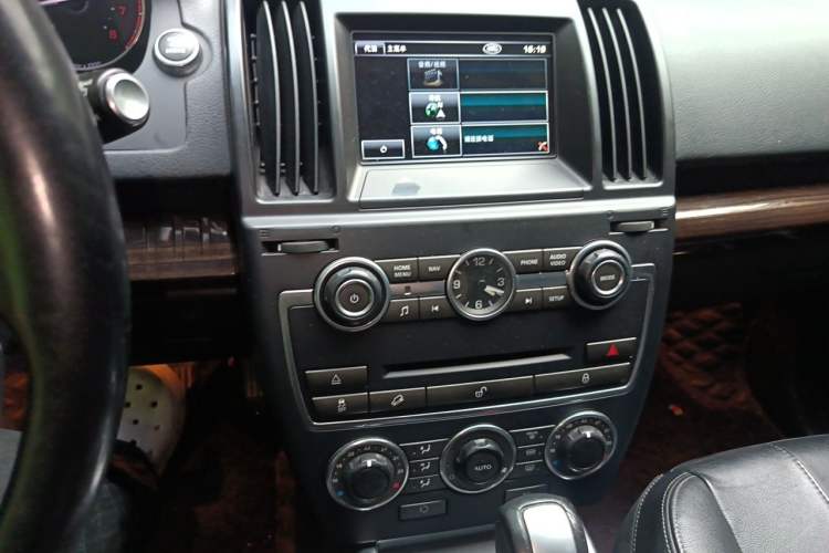 Used Land Rover Freelander 2 2013 2.0T Si4 SE Gasoline Edition Audio And AC Panel