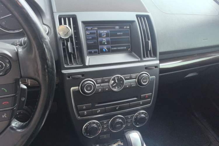 Used Land Rover Freelander 2 2013 2.0T Si4 SE Gasoline Edition Audio And AC Panel