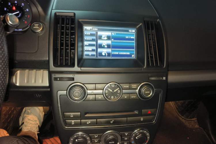 Used Land Rover Freelander 2 2013 2.0T Si4 SE Gasoline Edition Audio And AC Panel