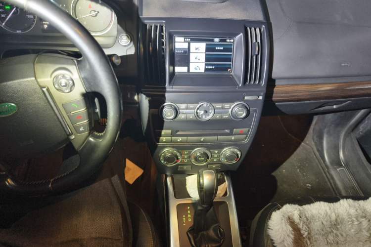 Used Land Rover Freelander 2 2013 2.0T Si4 SE Gasoline Edition Audio And AC Panel