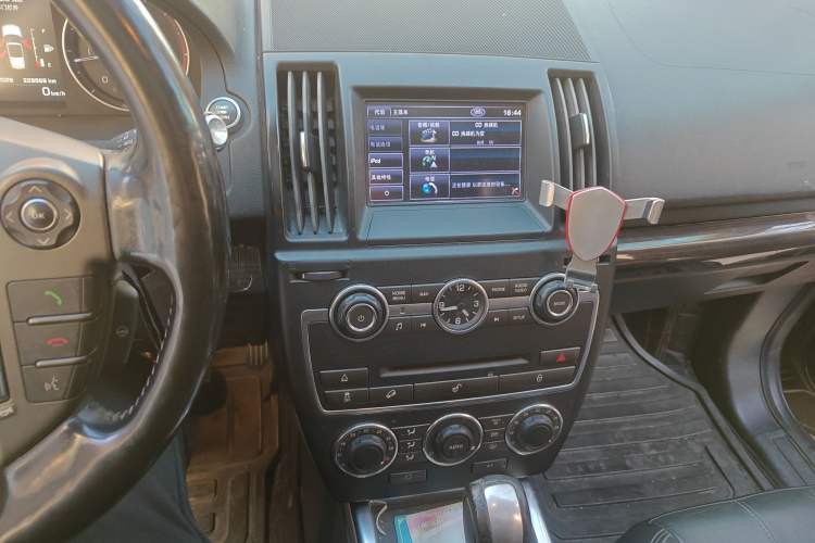 Used Land Rover Freelander 2 2013 2.2T SD4 SE Diesel Edition Audio And AC Panel