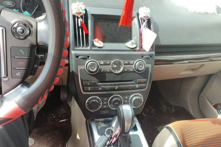 Used Land Rover Freelander 2 2013 2.0T Si4 SE Gasoline Edition Audio And AC Panel