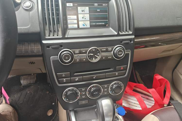 Used Land Rover Freelander 2 2013 2.2T SD4 SE Diesel Edition Audio And AC Panel