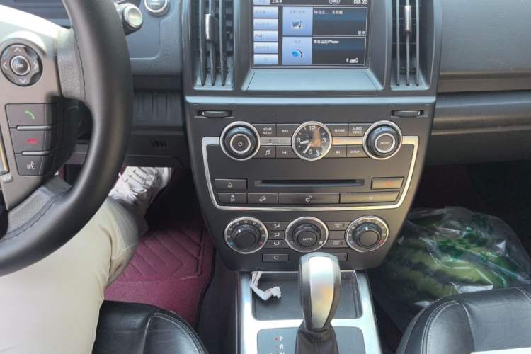 Used Land Rover Freelander 2 2013 2.2T SD4 S Diesel Version Audio And AC Panel
