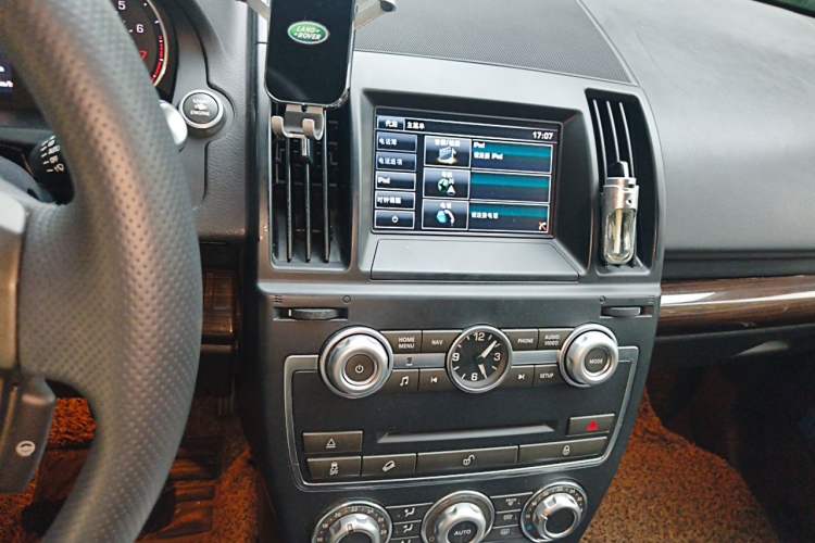 Used Land Rover Freelander 2 2013 2.0T Si4 SE Gasoline Edition Audio And AC Panel