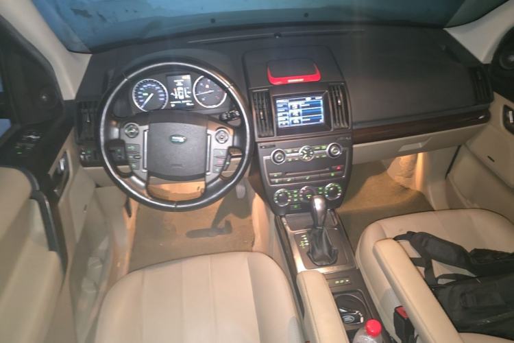 Used Land Rover Freelander 2 2013 2.2T SD4 SE Diesel Edition Center Console