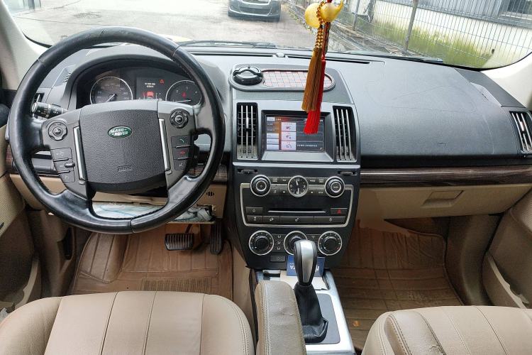 Used Land Rover Freelander 2 2013 2.2T SD4 SE Diesel Edition Center Console