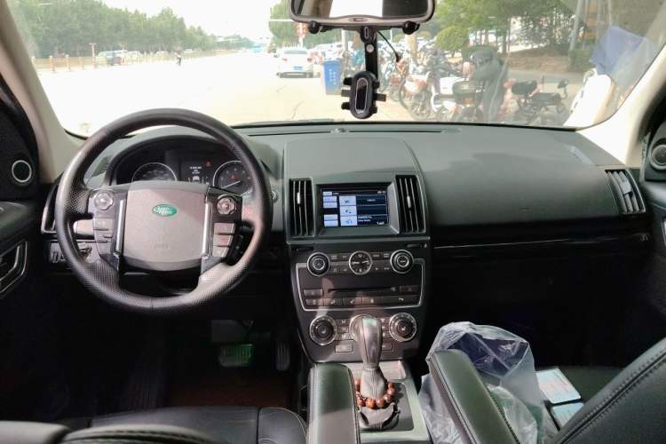 Used Land Rover Freelander 2 2013 2.0T Si4 HSE Gasoline Version Center Console