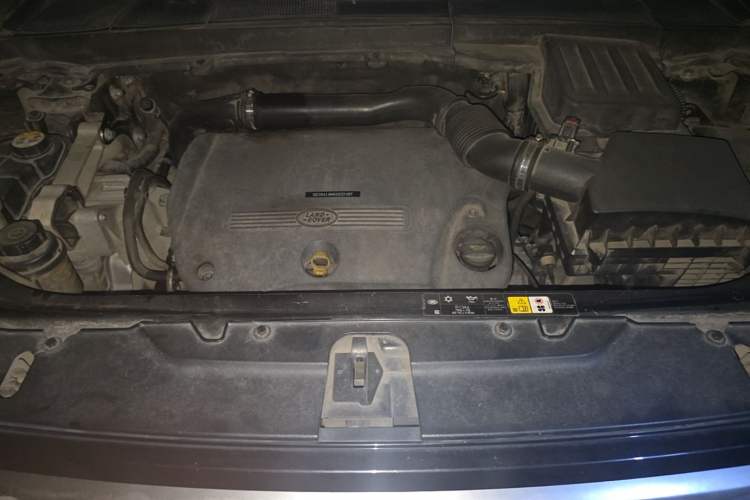 Used Land Rover Freelander 2 2013 2.2T SD4 SE Diesel Edition Engine Bay