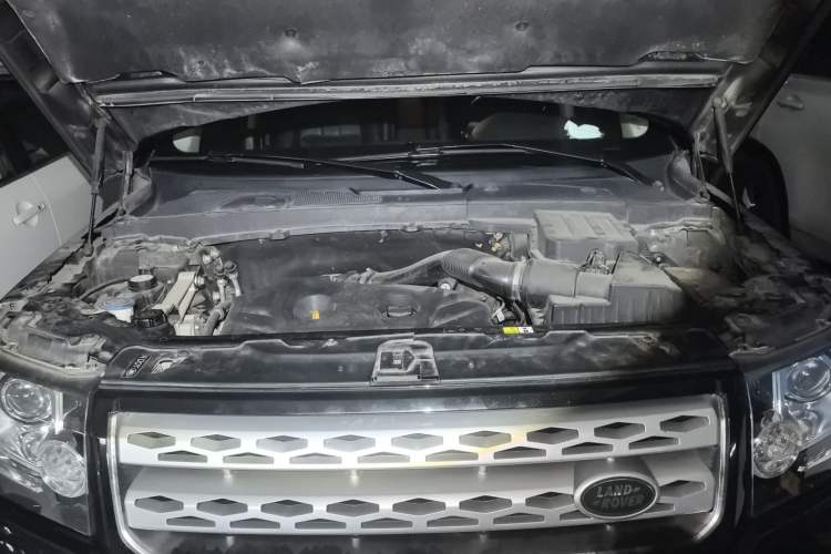 Used Land Rover Freelander 2 2013 2.0T Si4 SE Gasoline Edition Engine Bay