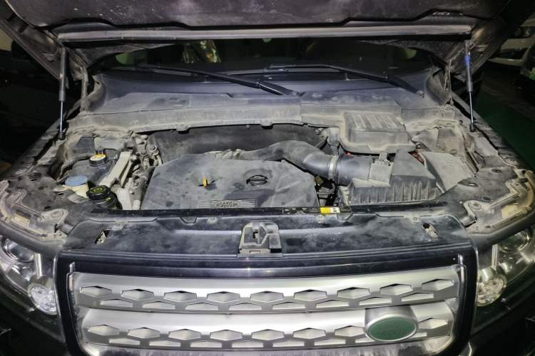Used Land Rover Freelander 2 2013 2.0T Si4 SE Gasoline Edition Engine Bay