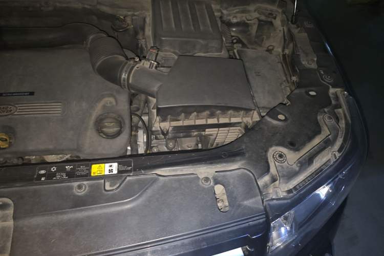 Used Land Rover Freelander 2 2013 2.2T SD4 SE Diesel Edition Engine Bay Left